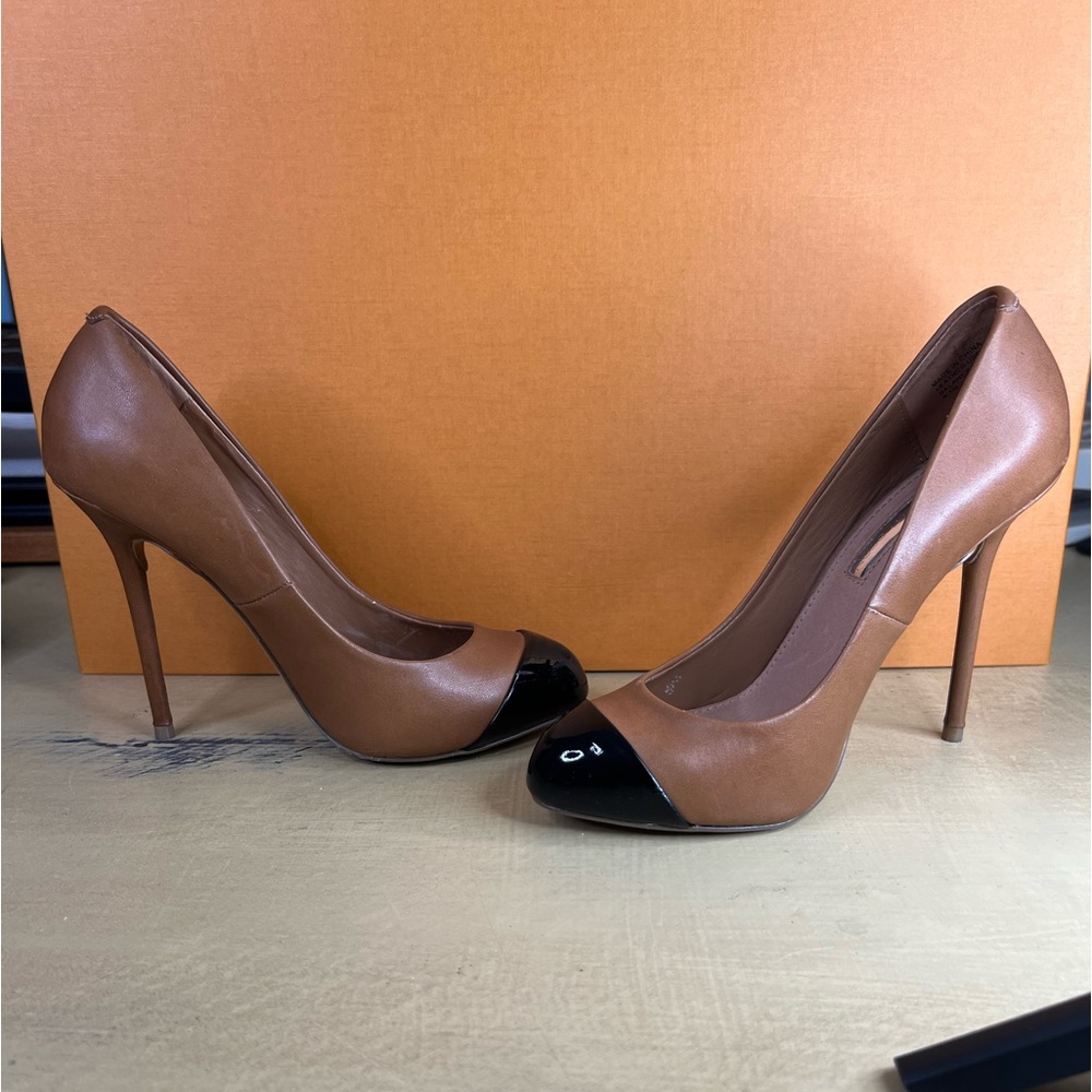 H by Halston Brown Pumps - Picture 3 of 10